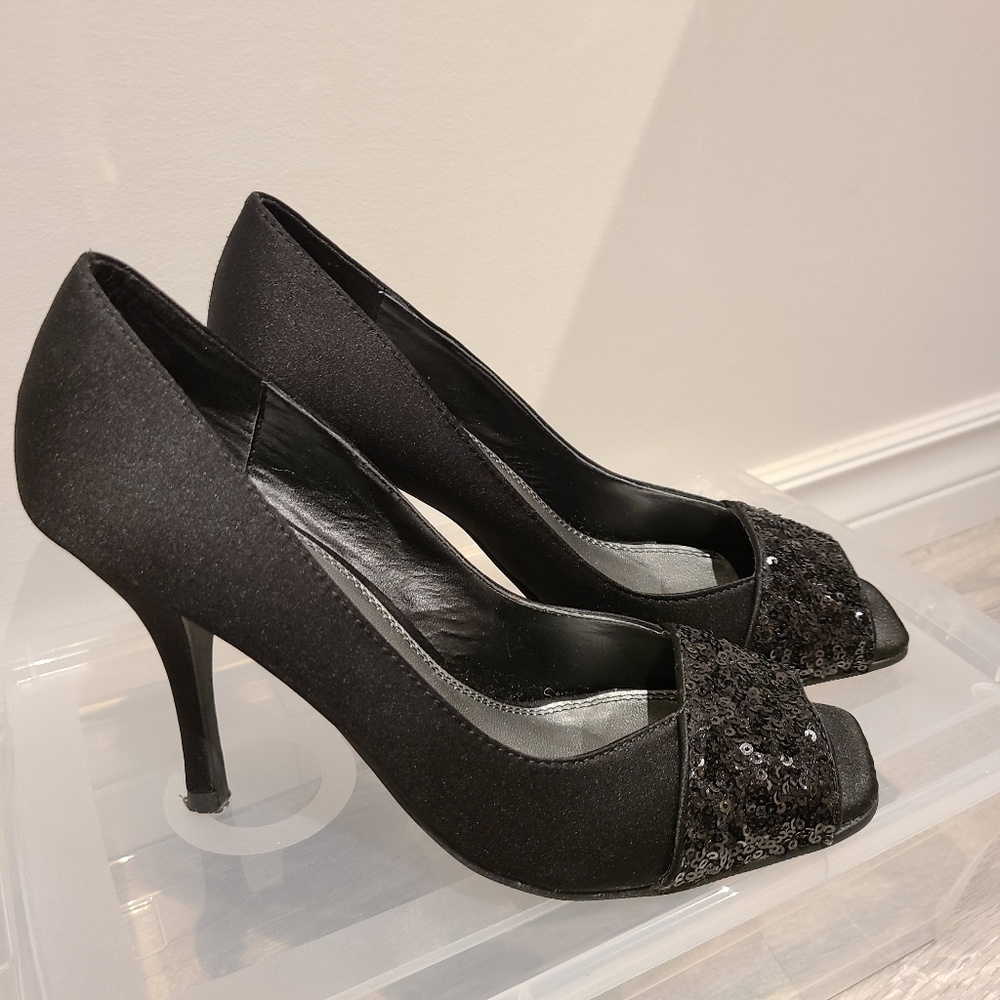 Le Chateau Heels